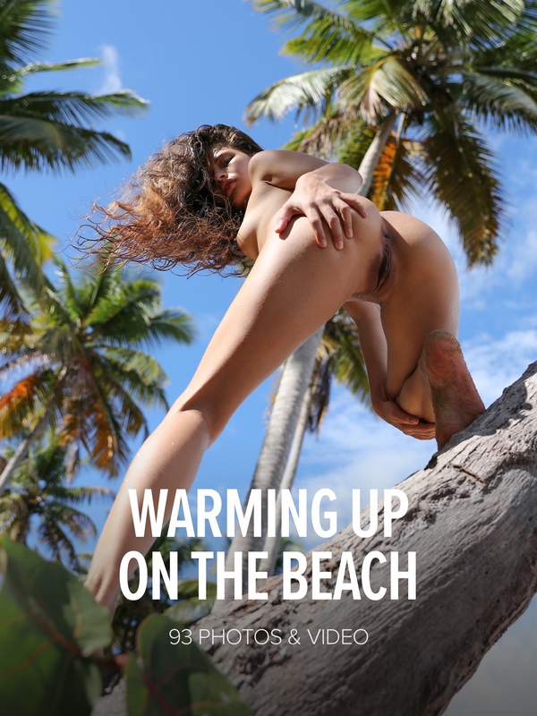 [Watch4Beauty] Irene Rouse - Warming Up On The Beach