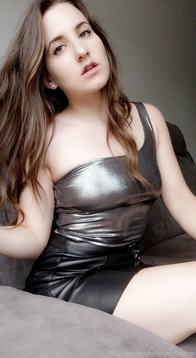 Mobile Erotica, Vol. 134 / hollyheartleather 0nlyF@ns Leaks