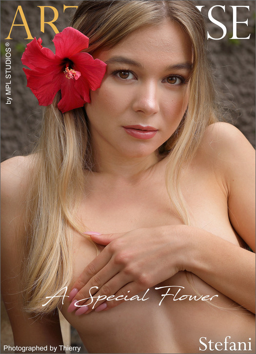 [MPLStudios] Stefani - A Special Flower